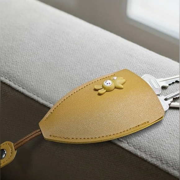 🎉FREE WITH PURCHASE🎉 Mustard Leather Key Holder with Bunny Design - Picture 4 of 4